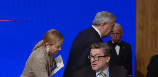 La Commissione UE promuove la manovra, “Italia conforme a raccomandazioni”. Giorgetti “Siamo sulla buona strada”