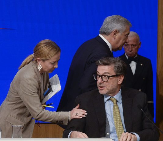 La Commissione UE promuove la manovra, “Italia conforme a raccomandazioni”. Giorgetti “Siamo sulla buona strada”