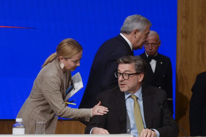 Roma, Palazzo Chigi conferenza stampa al termine del Consiglio dei Ministri sulla manovra economica del governo