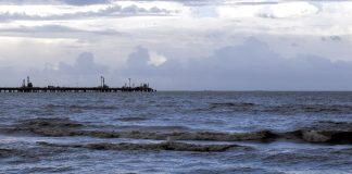 Allerta meteo in Sardegna per forte vento e mareggiate