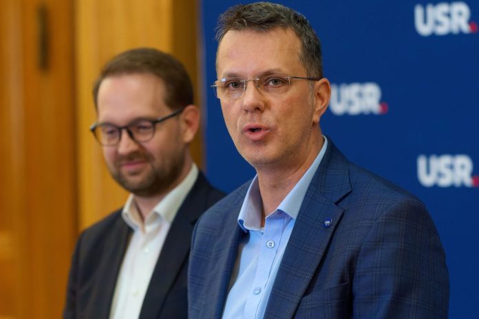 Romania, Elezioni 2025: L'USR vota contro il proprio candidato alla presidenza