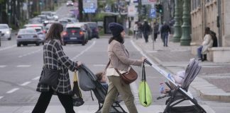 In Italia le nascite calano ancora, fecondità ai minimi storici