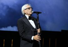 Nino D’Angelo annuncia un nuovo tour 2026 per i 50 anni di carriera