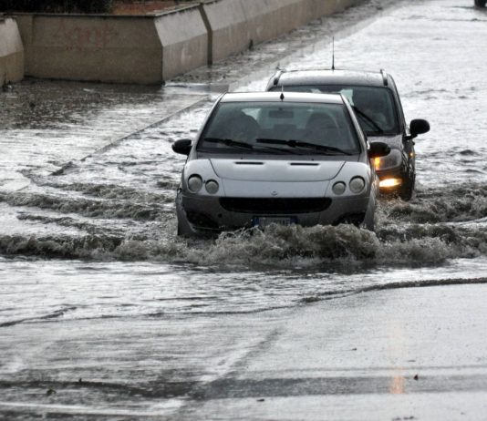 Sicilia nella morsa del maltempo. Allagamenti a Palermo e provincia, disagi alla viabilità