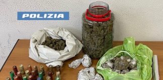 Sequestro di droga e munizioni a Catania, erano nascoste sul tetto di uno stabile del quartiere Villaggio Zia Lisa
