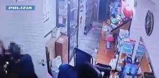 Catania, prende a calci e pugni la moglie malata: arrestato un 34enne / Video