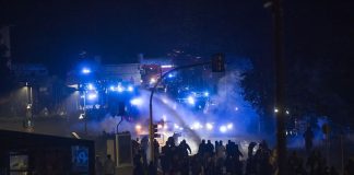 Scontri al corteo Pro Pal a Udine, due arresti. Undici i feriti tra le forze dell’ordine