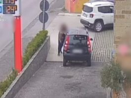 Donna assalita dall’ex nel Napoletano, un 49enne arrestato dai Carabinieri / Video
