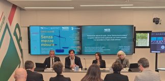 Carlo Lucarelli e il Coro Farthan a Rimini per la quarta edizione di “Senza mezze misure”