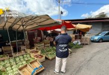 A Palermo sequestrato un mercato ortofrutticolo abusivo nel quartiere Zisa
