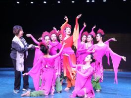 Cina: danza di Dunhuang conquista turisti sulla via della seta (2)