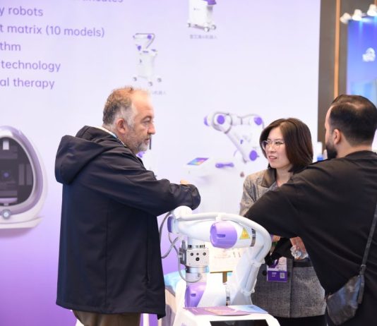 Cina: Fiera di Canton si chiude con numero record di acquirenti esteri (2)