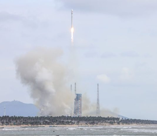 Cina: Hainan, lanciato con successo nuovo gruppo satelliti in orbita terrestre bassa