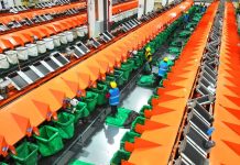 Cina: aziende lavorano a pieno ritmo nel festival dello shopping “Double 11” (1)