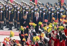 Cina: Xi incontra il Re di Spagna Felipe VI (1)
