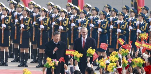 Cina: Xi incontra il Re di Spagna Felipe VI (1)