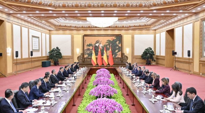 Cina: Xi incontra il Re di Spagna Felipe VI (2)