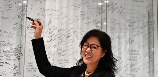 Cina: a Losanna Lang Ping riceve Premio alla carriera per allenatori del Cio (2)