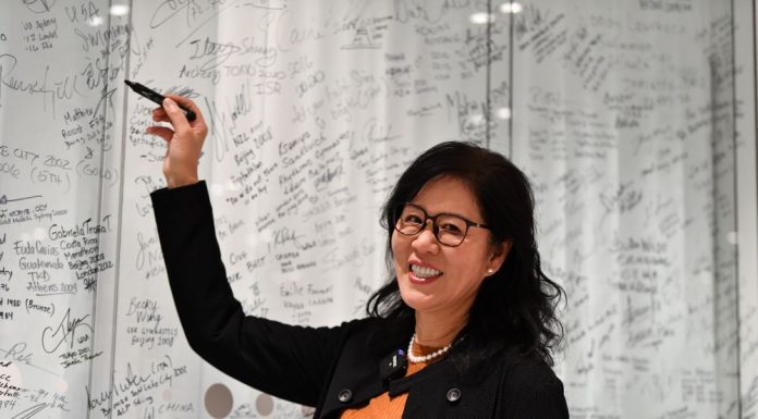 Cina: a Losanna Lang Ping riceve Premio alla carriera per allenatori del Cio (2)