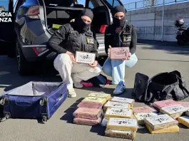 In auto con 35 kg di cocaina, corriere romano arrestato nel Catanese