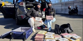 In auto con 35 kg di cocaina, corriere romano arrestato nel Catanese