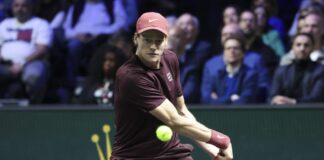 Sinner vince il 1000 di Parigi e torna numero 1 Atp