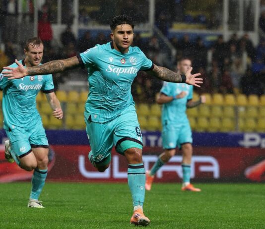 Il Bologna vince 3-1 il derby col Parma, doppietta di Castro