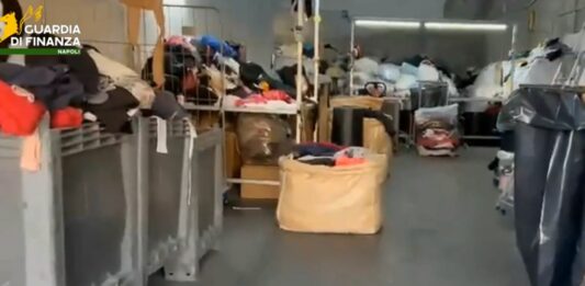 Sequestrato nel napoletano opificio abusivo con 10 tonnellate rifiuti speciali