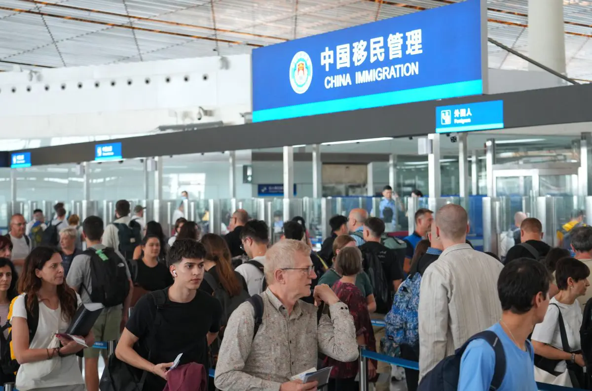 geronimo it intitolata-ad-amedeo-montemaggi-la-rotonda-in-piazzale-cesare-battisti-corso-giovanni-xxiii-A33898 009