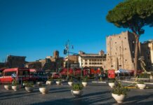 Crollo a Roma, morto l’operaio estratto dalle macerie