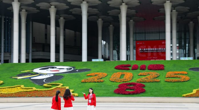 Cina: ottava edizione di CIIE si è aperta a Shanghai