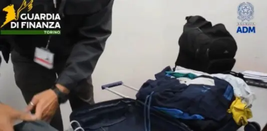 Sequestrati all’aeroporto di Torino 8,6 kg di cocaina, arrestato peruviano