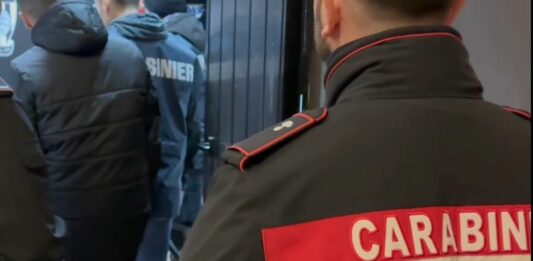 Roma, manomettevano sportelli bancomat per rubare denaro, arrestati tre rumeni