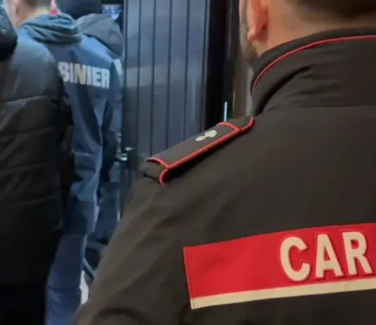 Roma, manomettevano sportelli bancomat per rubare denaro, arrestati tre rumeni