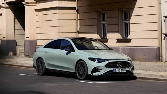Elektrifiziert und hocheffizient: Der neue CLA Hightech-Hybrid ist ab sofort bestellbarHigh-tech, electrified, highly efficient: the all-new CLA hybrid now available to order