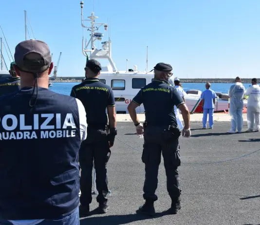 Ragusa, in carcere tre scafisti per favoreggiamento dell’immigrazione clandestina