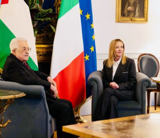 Meloni incontra Abu Mazen, dare rapida attuazione al piano Trump