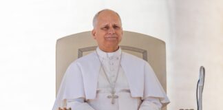 Papa “Serve impegno collettivo per lavoro stabile e dignitoso”