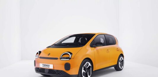 Renault Twingo E-Tech Electric, rivoluzione tra le city car