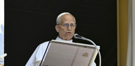 Papa Leone “Troppi civili e bambini uccisi, si cessi il fuoco”. Il Pontefice convoca un Concistoro straordinario