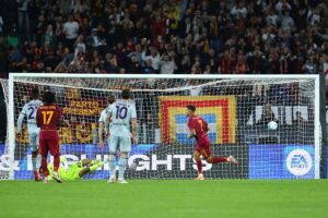 La Roma non sbaglia e vola in vetta: Udinese battuta 2-0