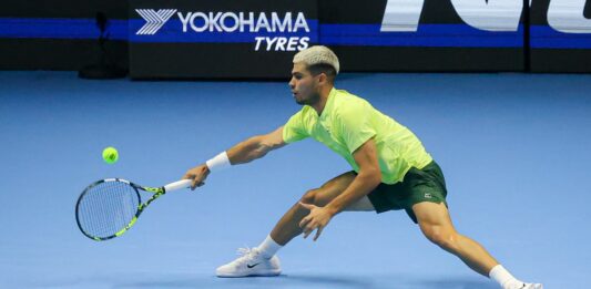 Atp Finals, Alcaraz batte Fritz e si porta a un passo dalle semifinali