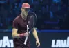 Terza vittoria per Sinner alle Atp Finals, piegato anche Shelton: ora la semifinale contro de Minaur