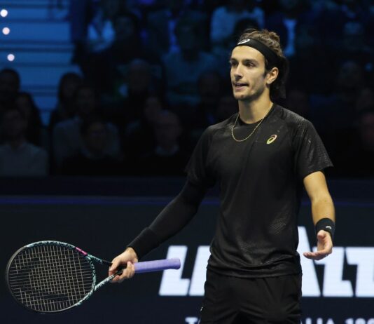 Alle Atp Finals troppo Alcaraz per Musetti, l’azzurro ko ed eliminato