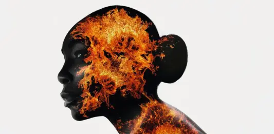 Presentato a Praga il Calendario Pirelli 2026, tra donne, natura e tecnologia