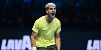 Alcaraz batte Auger-Aliassime, finale contro Sinner alle Atp Finals