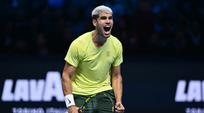 Alcaraz batte Auger-Aliassime, finale contro Sinner alle Atp Finals