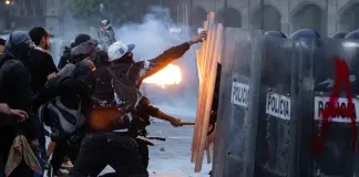 Scontri in Messico durante protesta “Generazione Z”, feriti e arresti