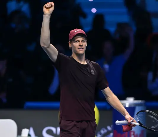 Sinner ancora re dei “Maestri”, battuto Alcaraz in 2 set alle Atp Finals
