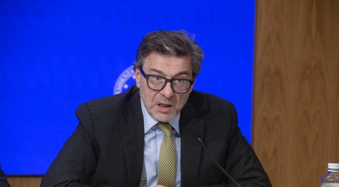 Giorgetti “Contribuire alle spese dello Stato non sia un peso”